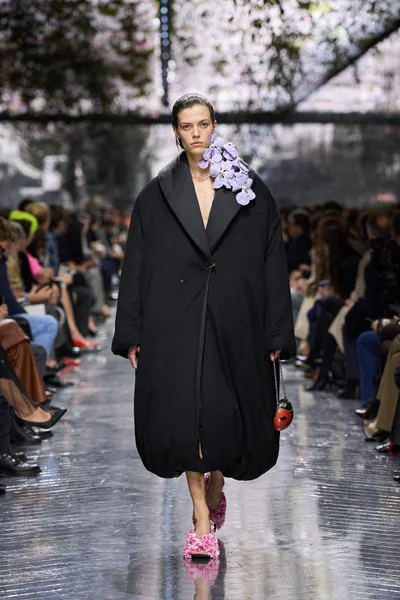 Look 50